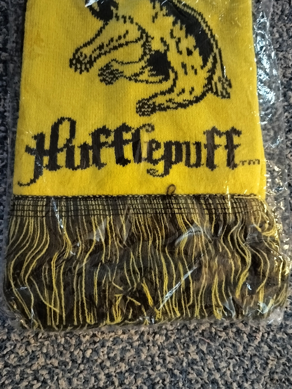 HARRY POTTER NIGHT HUFFLEPUFF SCARF HOGWARTS MILWAUKEE BREWERS 2023 - New